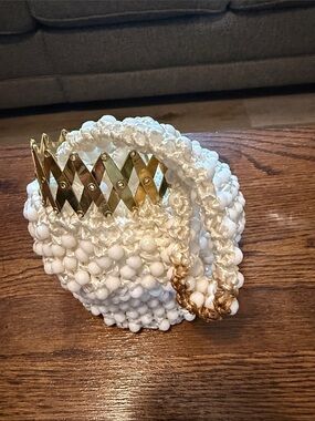 Beaded White Decorative purse with Gold Accent